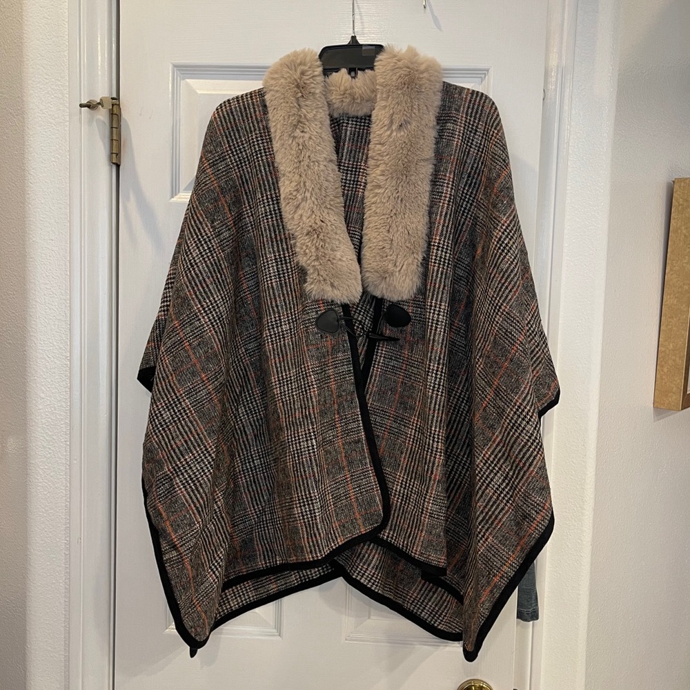 Faux fur collar poncho